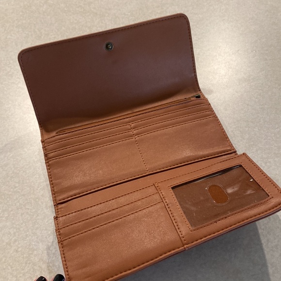 Universal Thread Wallet - Picture 3 of 5